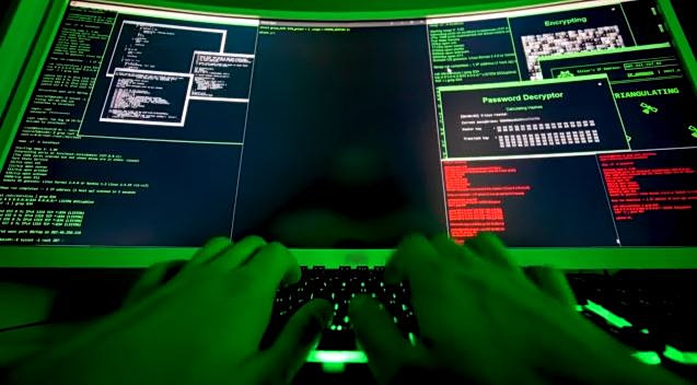 «Δεν θα γίνω αποδιοπομπαίος τράγος» – Ο Ντίλιαν «δείχνει» την κυβέρνηση για τις υποκλοπές & προειδοποιεί