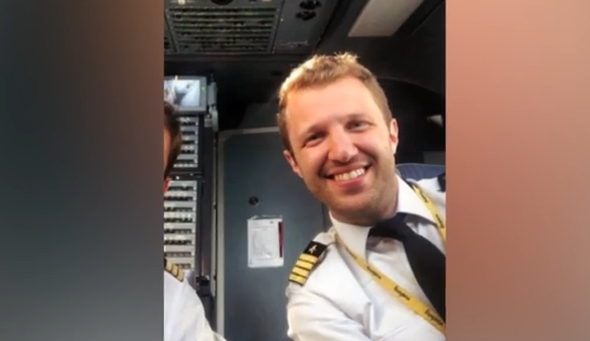 Λιμανάκια Βουλιαγμένης: «Σβήνουν» οι ελπίδες για τον 34χρονο δύτη – Βρέθηκε ένα βατραχοπέδιλο & το υποβρύχιο σκούτερ