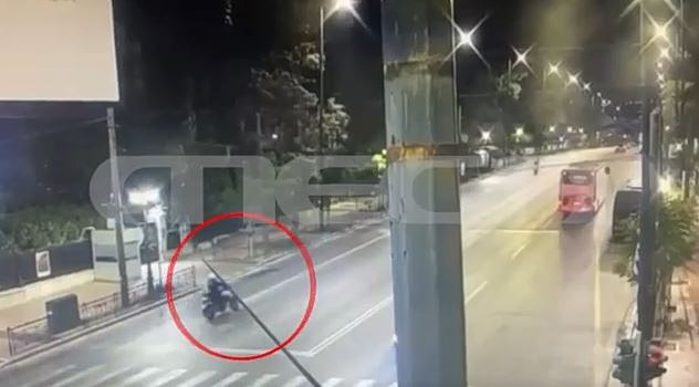 Στη φυλακή ο αστυνομικός για το τροχαίο δυστύχημα έξω από τη Βουλή