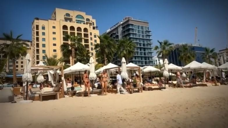 Ντουμπάι: Έλληνες και ξένοι influencers ανεβάζουν φωτογραφίες & βίντεο από την ζωή στα Εμιράτα – Συνεχίζονται τα πάρτι