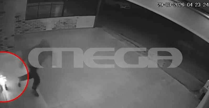 Ηράκλειο: Η στιγμή που άγνωστος τοποθετεί εκρηκτικό μηχανισμό σε κατάστημα – MEGA ντοκουμέντο