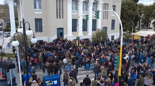 Λέσβος: Στους δρόμους οι κτηνοτρόφοι – Διαμαρτύρονται για τα μετρά για τον αφθώδη πυρετό