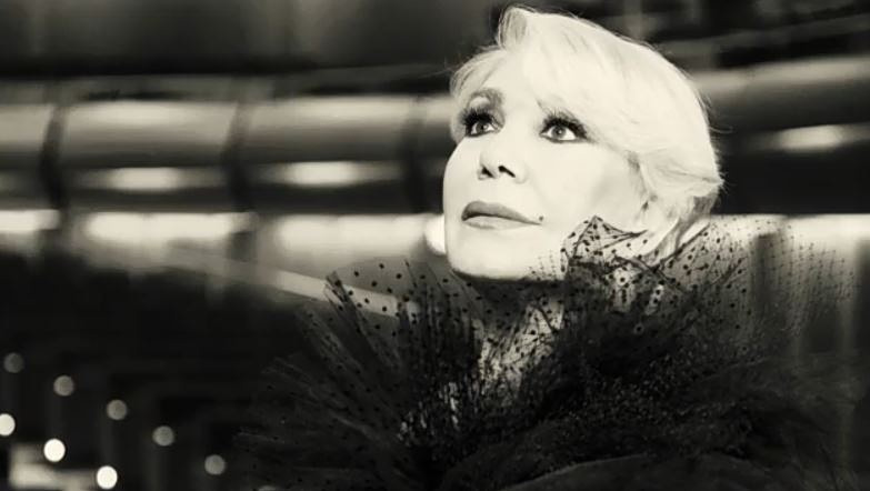 Μαρινέλλα: Η ασυμβίβαστη «ιέρεια» του ελληνικού τραγουδιού που τόλμησε & μεγαλούργησε