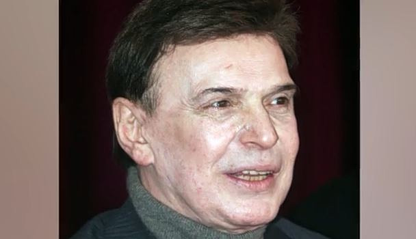 «Έσβησε» ο εμβληματικός σόουμαν Γιώργος Μαρίνος