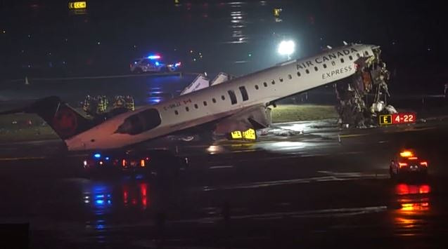 Νέα Υόρκη: Δύο νεκροί μετά τη σύγκρουση αεροσκάφους με όχημα εδάφους σε αεροδρόμιο