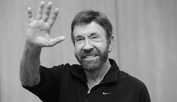 Τσακ Νόρις: Οι «σκληροί» του Χόλιγουντ αποχαιρετούν τον αήττητο ηρώα