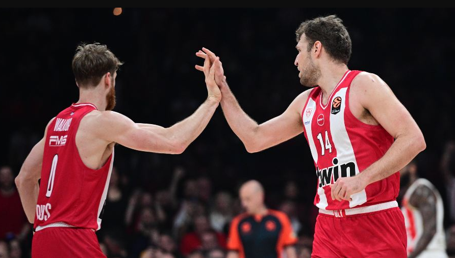 Ολυμπιακός: Αμφίβολοι για το ντέρμπι Γουόκαπ και Βεζένκοφ