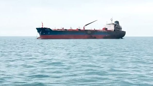 Συγκλονίζουν στο MEGA οι περιγραφές των Ελλήνων εγκλωβισμένων στα Στενά του Ορμούζ – «Ζούμε με την αγωνία»