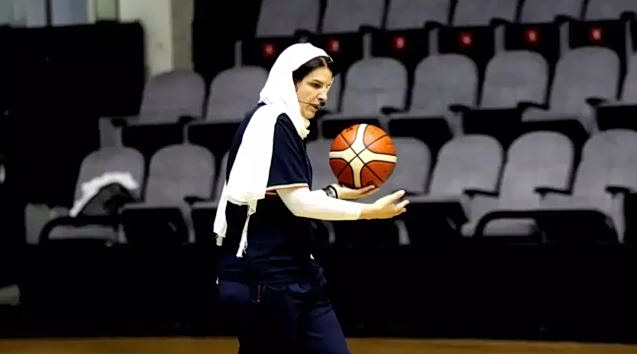 «Οι αθλήτριες της εθνικής Ιράν ελέγχονται από security και διορθώνονται» – Η Ελένη Καπογιάννη στο MEGA για την διαμονή της στο Ιράν