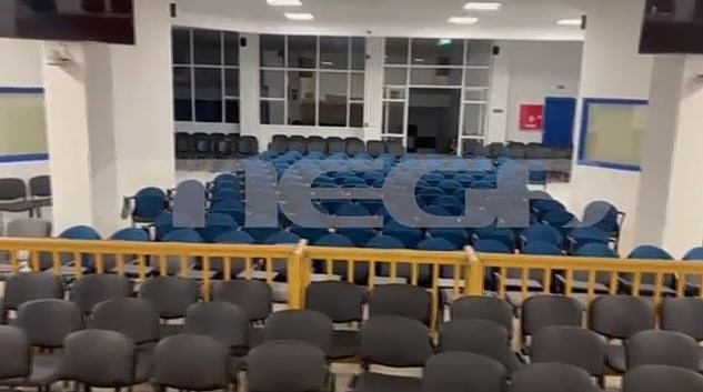 Τέμπη: Οι αλλαγές στην αίθουσα της δίκης – Προστέθηκαν 100 θέσεις