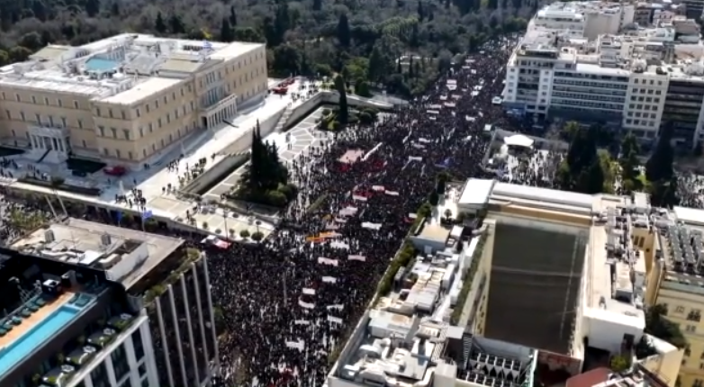 Μαζικές συγκεντρώσεις σε όλη τη χώρα για τα τρία χρόνια από την τραγωδία των Τεμπών