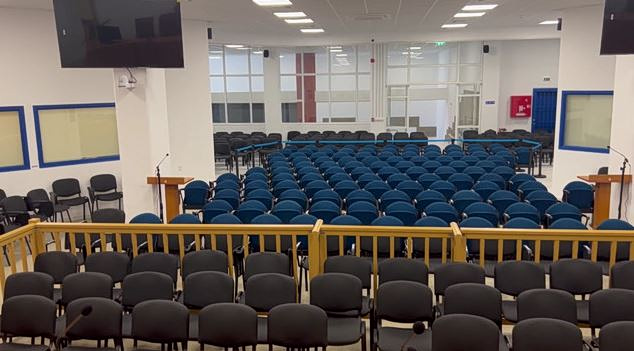 Τέμπη: Επανεκκινεί αύριο η δίκη – Οι αλλαγές στην αίθουσα