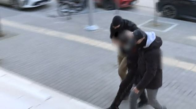 Θεσσαλονίκη: Σε κατάσταση σοκ η οικογένεια του 23χρονου δολοφόνου του 20χρονου – «Κλαίμε όλη τη μέρα»