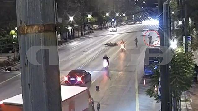 Νέο βίντεο από το τροχαίο δυστύχημα μπροστά από τη Βουλή – MEGA ντοκουμέντο