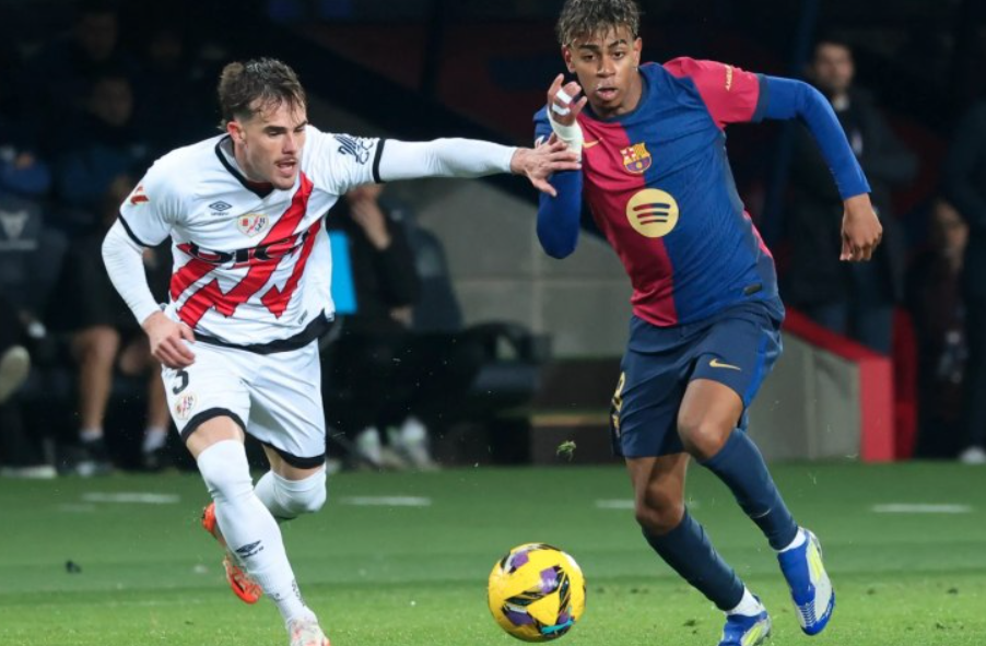 Έστω και δύσκολα η Μπαρτσελόνα νίκησε 1 – 0 την αντίπαλο της ΑΕΚ, Βαγιεκάνο