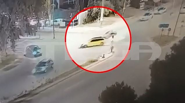 Βούλα: Η στιγμή του τροχαίου δυστυχήματος με μία νεκρή – MEGA ντοκουμέντο