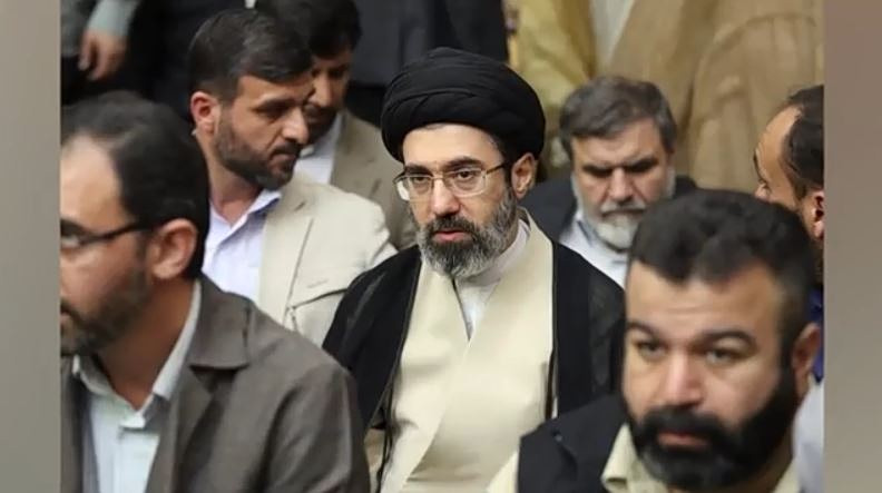 Ιράν: Επίσημα νέος ανώτατος ηγέτης ο Αγιατολάχ Μοτζταμπά Χαμενεΐ