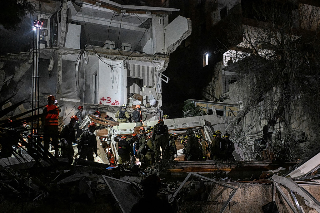 Αλλεπάλληλα χτυπήματα στην Χάιφα από το Ιράν – Τουλάχιστον 2 νεκροί