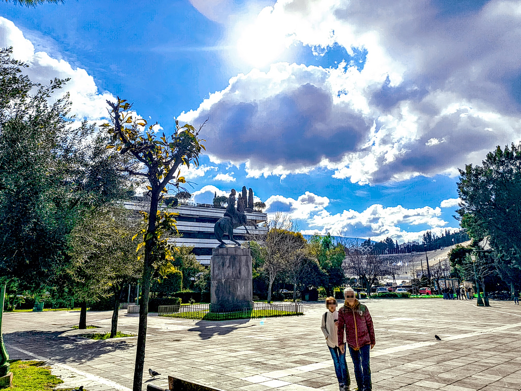 Ανοιξιάτικο το σκηνικό σήμερα, Μεγάλη Τετάρτη