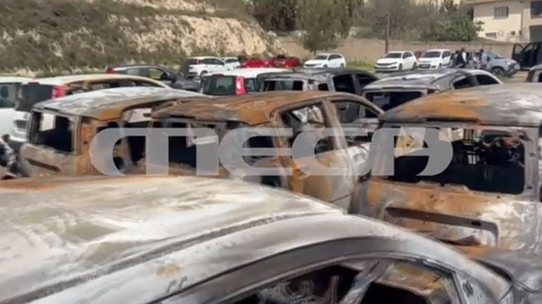 Ηράκλειο Κρήτης: Μεγάλη φωτιά σε επιχείρηση ενοικιαζόμενων αυτοκίνητων