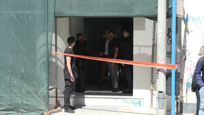 Αθήνα: 89χρονος εισέβαλε με καραμπίνα σε ΕΦΚΑ & Πρωτοδικείο και τραυμάτισε 5 άτομα – Τον εντόπισαν στην Πάτρα