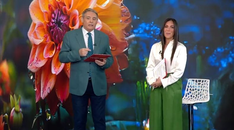 Κοινωνία Ώρα Mega