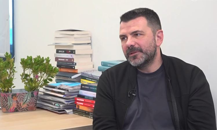 Γιάννης Κολοκυθάς: «Παθαίνω αναφυλαξία με τον όρο “infotainment”»