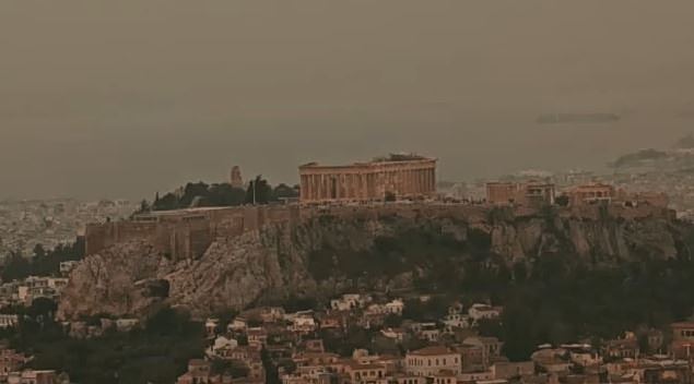 Πυκνό πέπλο αφρικανικής σκόνης «πνίγει» την Αττική