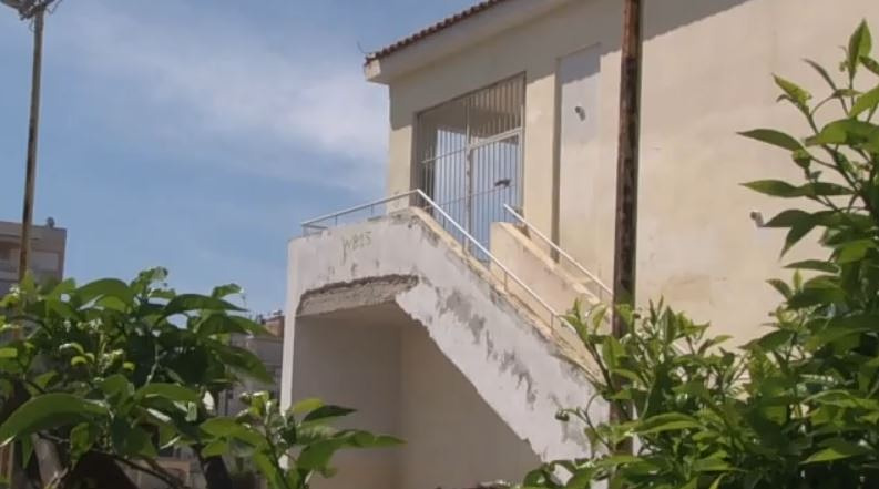 Χαϊδάρι: 13χρονη μαθήτρια έπεσε από μπαλκόνι 1ου ορόφου – Νοσηλεύεται σε κρίσιμη κατάσταση