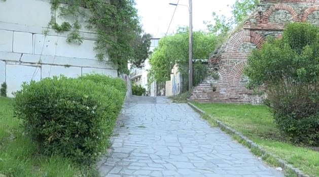 Αιματηρό επεισόδιο στο κέντρο της Θεσσαλονίκης – Πυροβόλησαν 28χρονο στα πόδια