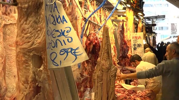 Τα τελευταία ψώνια για το πασχαλινό τραπέζι – Στα ύψη οι τιμές