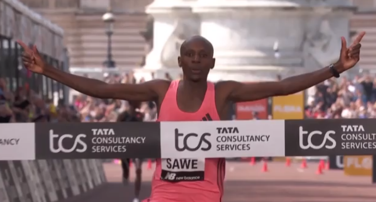 Μαραθώνιος στο Λονδίνο: Έγραψε ιστορία ο Σάουε – Ο πρώτος που «έσπασε το φράγμα» των 2 ωρών