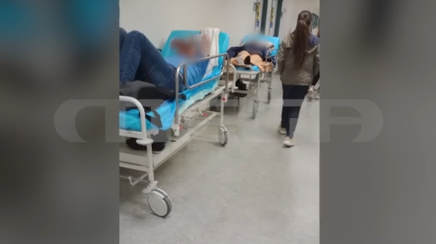 Πάνω από 150 ράντζα στους διαδρόμους του νοσοκομείου «Αττικόν»