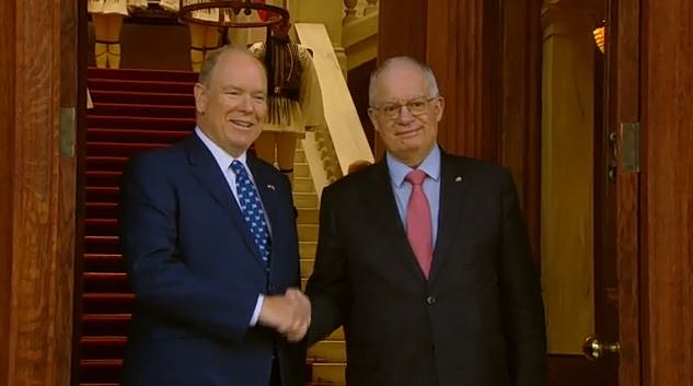 Στην Αθήνα ο πρίγκιπας Αλβέρτος του Μονακό – Συναντήσεις με Τασούλα & Μητσοτάκη