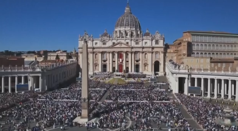 Το μήνυμα του Πάπα Λέοντα υπέρ της ειρήνης: «Όσοι έχετε όπλα, επιλέξτε την ειρήνη»