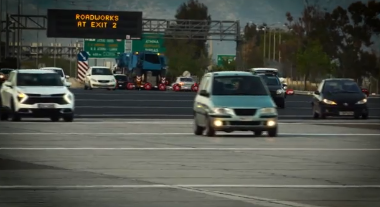 Ξεκίνησε η έξοδος του Πάσχα – Με κάθε μέσο εγκαταλείπουν την Αθήνα οι εκδρομείς παρά τις τσουχτερές τιμές