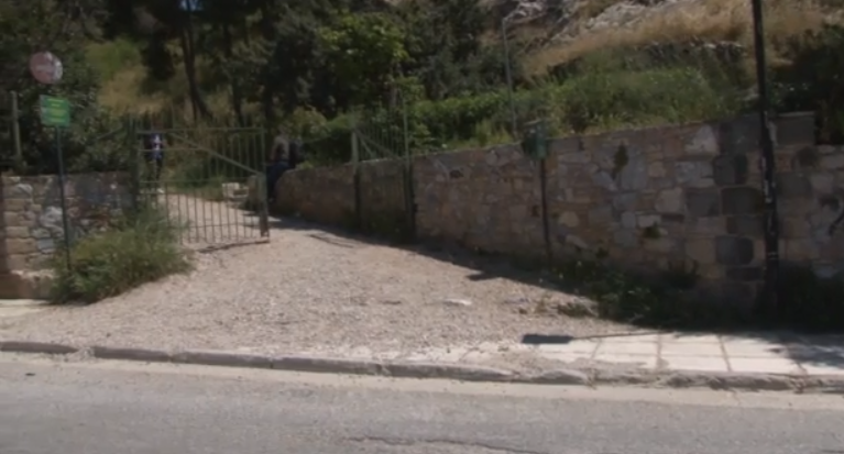 Φιλοπάππου: Χτύπησε με ρόπαλο δύο άνδρες γιατί του είχαν κάνει παρατήρηση – Αναζητείται ο δράστης