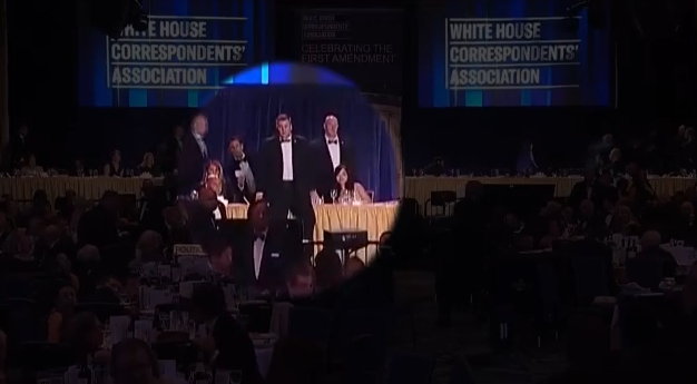 ΗΠΑ: Όσα συνέβησαν κατά την ένοπλη επίθεση στο Δείπνο των Ανταποκριτών του Λευκού Οίκου παρουσία Τραμπ