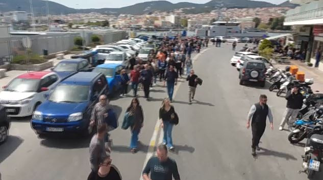 Λέσβος: Αποχώρησαν από το λιμάνι της Μυτιλήνης οι κτηνοτρόφοι