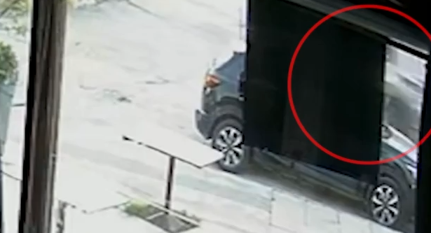 Μενίδι: Νεκρή 82χρονη που παρασύρθηκε από φορτηγό – Βίντεο ντοκουμέντο