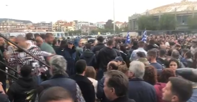 Μυτιλήνη: Συνεχίζουν τις κινητοποιήσεις οι κτηνοτρόφοι – Απέκλεισαν ξανά το λιμάνι