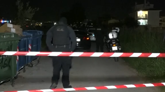 Παλλήνη: Εντοπίστηκε νεκρός άνδρας στην άκρη του δρόμου – Είχε δύο δεματικά σφιγμένα στον λαιμό του