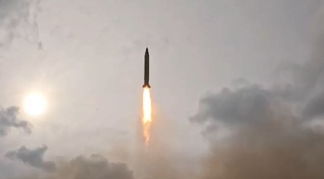 Κλιμακώνει ο Τραμπ στη Μέση Ανατολή – Ανακοίνωσε ναυτικό αποκλεισμό των Στενών του Ορμούζ