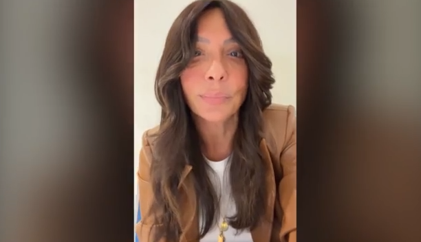 Σάλος μετά το «μπλόκο» στο Ελ. Βενιζέλος στην Τουρκοκύπρια που είχε τραγουδήσει εμβατήριο για την καταστροφή της Σμύρνης