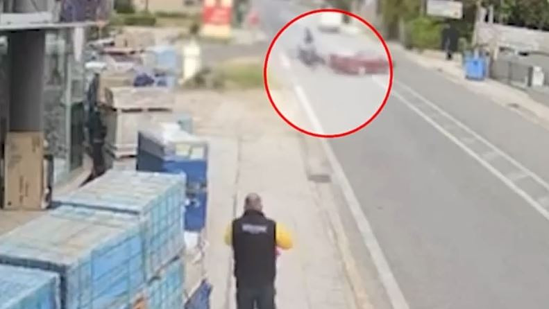 Συγκλονίζουν τα τροχαία σε Αρτέμιδα και Παξούς – Τι λέει στο MEGA ο οδηγός μηχανής που συγκρούστηκε με ΙΧ