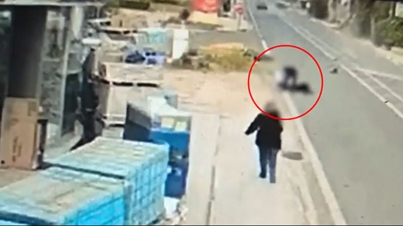 Αρτέμιδα: Βίντεο ντοκουμέντο από σφοδρή σύγκρουση αυτοκίνητου με μοτοσικλέτα – Αναζητείται ο οδηγός του ΙΧ