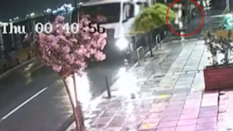 Θεσσαλονίκη: Απεγκλωβίστηκε 46χρονος από απορριμματοφόρο – Είχε μπει μέσα σε κάδο να προστατευθεί και τον περισυνέλεξαν