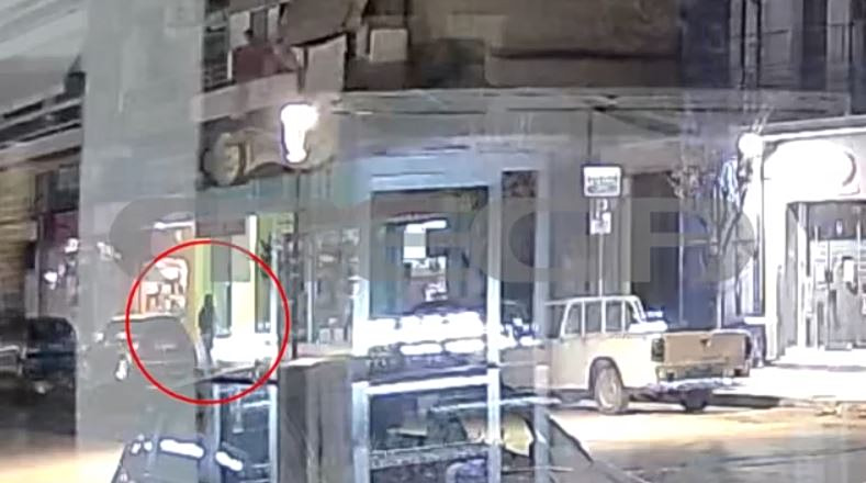 Κόρινθος: 40χρονος και η σύντροφός του έστησαν καρτέρι σε 39χρονη – Την ξυλοκόπησαν και της έριξαν νέφτι