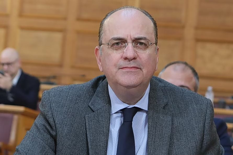 Παραιτήθηκε ο Μακάριος Λαζαρίδης από υφυπουργός Αγροτικής Ανάπτυξης μετά τον σάλο με το πτυχίο του