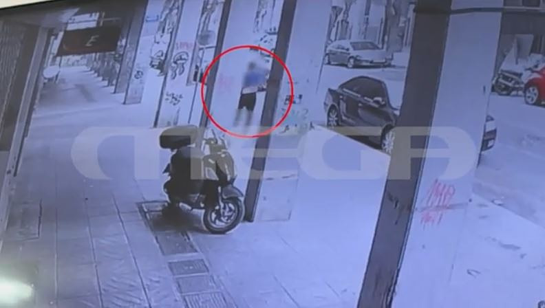 Μεταξουργείο: Στιγμές τρόμου για 40χρονο – Τον μαχαίρωσαν στη μέση του δρόμου για να του αρπάξουν την τσάντα